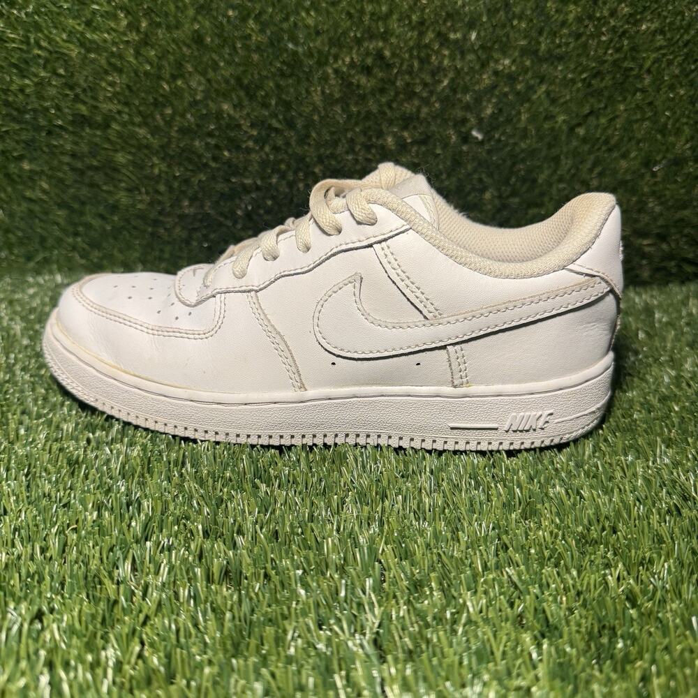 Size 3 (PS) - Nike Force 1 LE Low Triple White